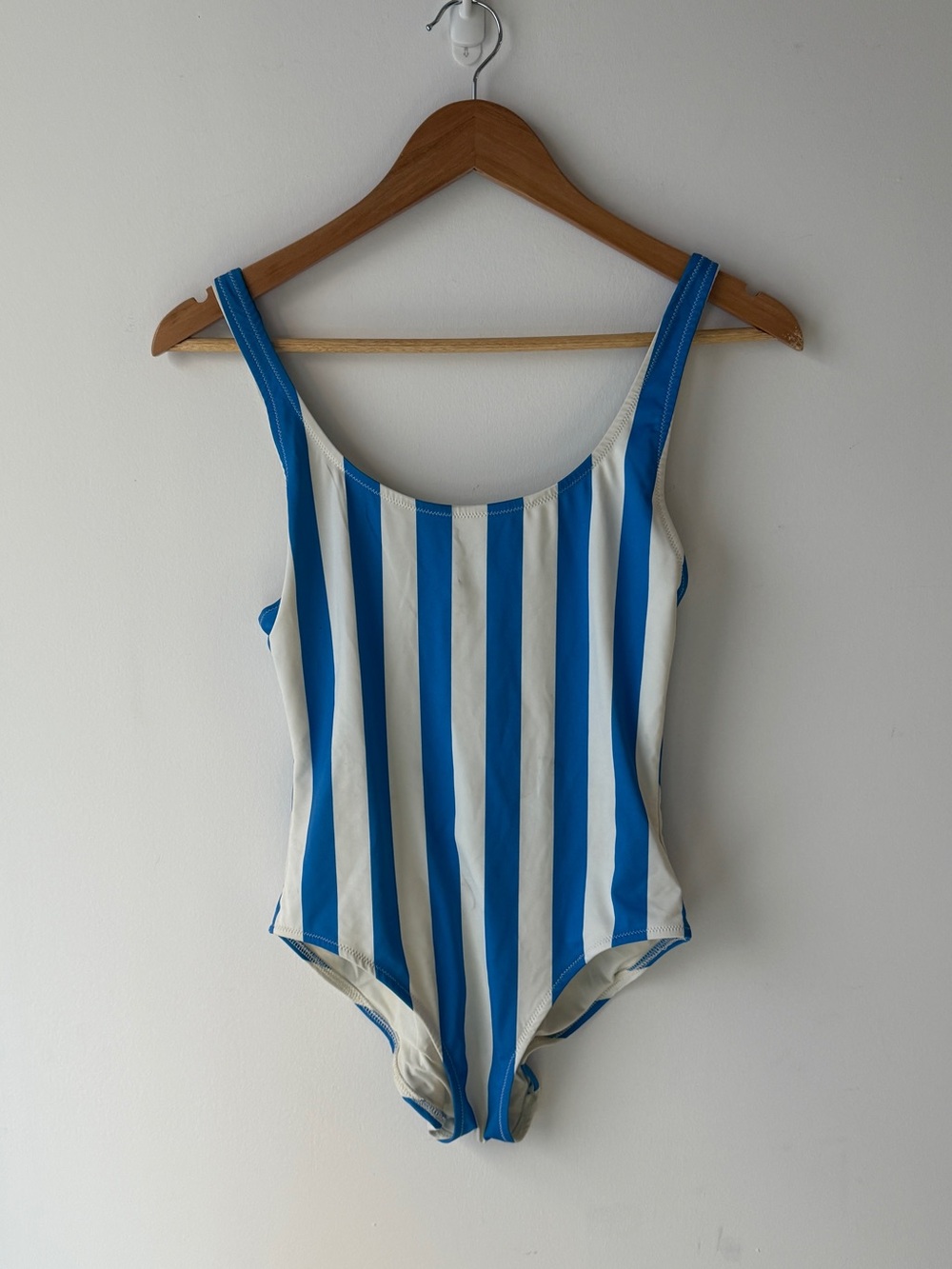 SOLID & STRIPED Blue and White Striped Swimsuit